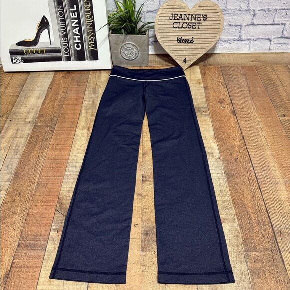Lululemon vintage Women's pants Faux Denim Navy Blue White Stripe Size 4 - Picture 1 of 15